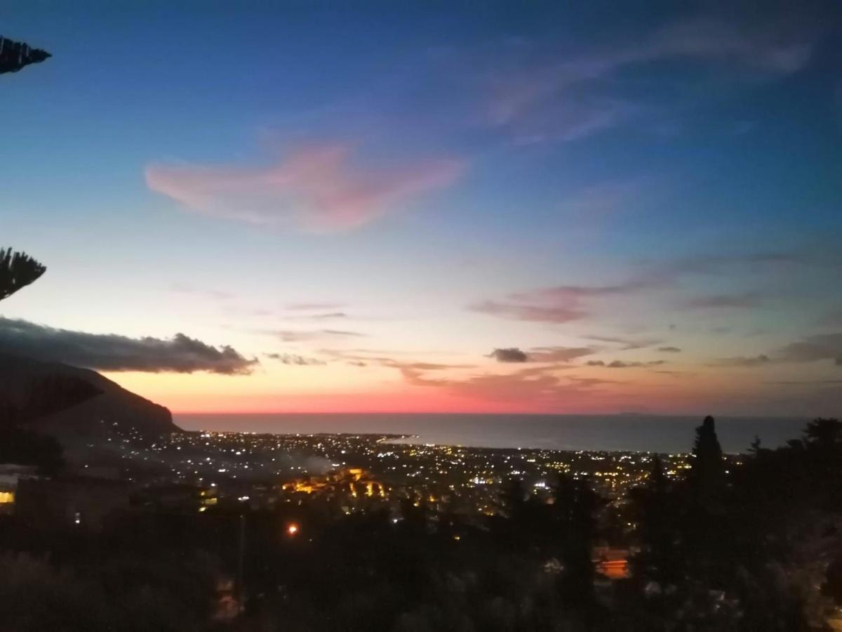 Lomarchi Holiday Home Carini Dış mekan fotoğraf
