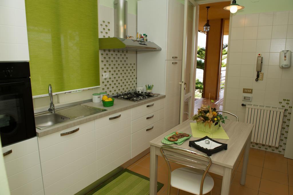 Lomarchi Holiday Home Carini Dış mekan fotoğraf
