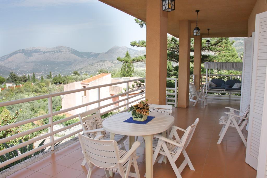 Lomarchi Holiday Home Carini Dış mekan fotoğraf
